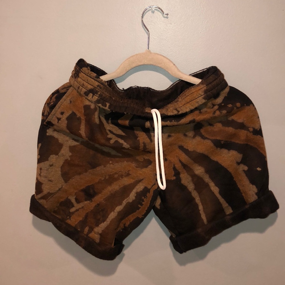 sweatpants cut into comfy shorts❤️